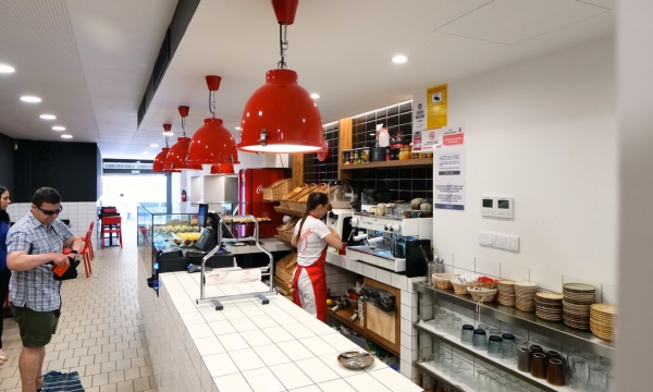 interior de la cafetería jose maría